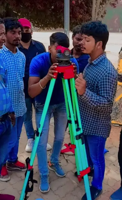 Survey instrument se sateek naapi — Amin Ajit kumar, Ranchi